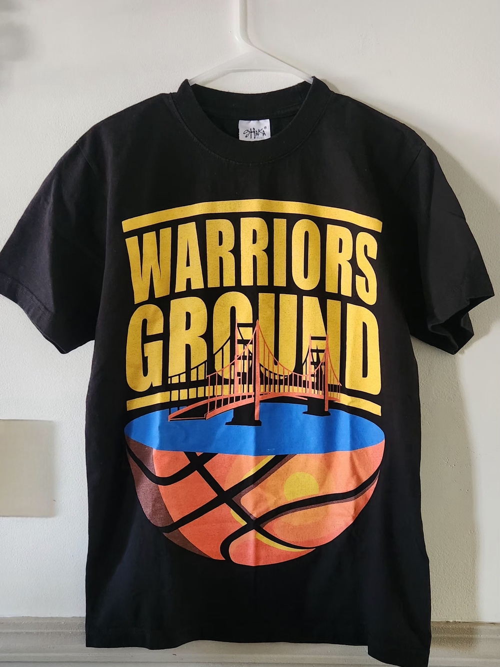 Golden State Warriors Ground Graphic Tee in Black & Gold